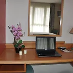 Hotel Golf De Mont Griffon Luzarches