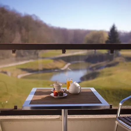 Golf De Mont Griffon Отель Люзарш